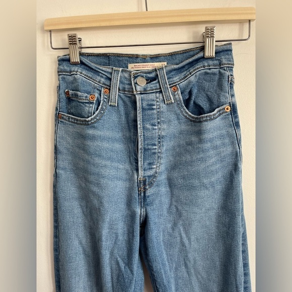 Levi’s Ribcage Straight Crop Light Wash Distressed High Rise Denim Jeans - US 24 - Picture 2 of 8